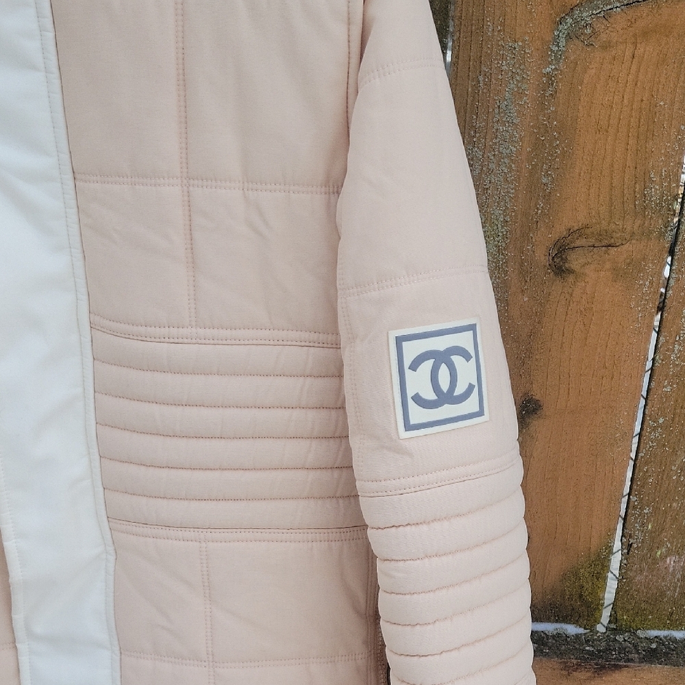 Authentic Vintage Chanel Quilted Two-Tone Ski Jacket Euro size 38 - Picture 4 of 16